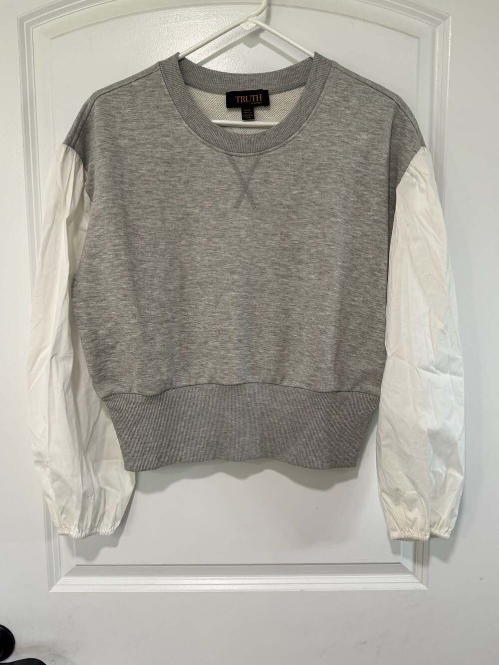 Truth By Republic Mixed Media Sweatshirt White Poplin Sleeve Women’s M